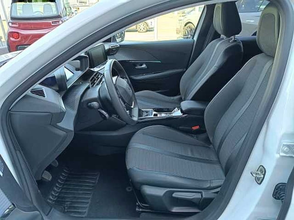 Peugeot 208 usata a Milano (12)