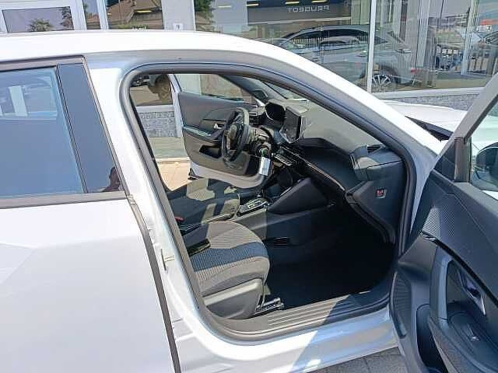 Peugeot 2008 nuova a Milano (13)