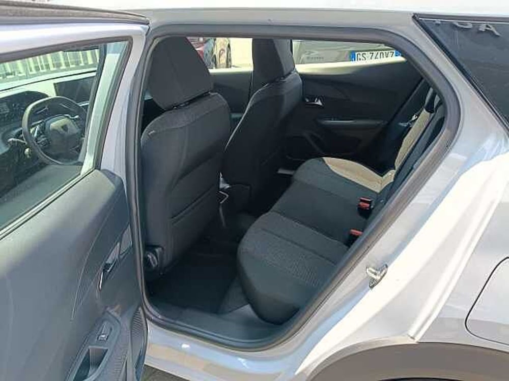 Peugeot 2008 nuova a Milano (14)