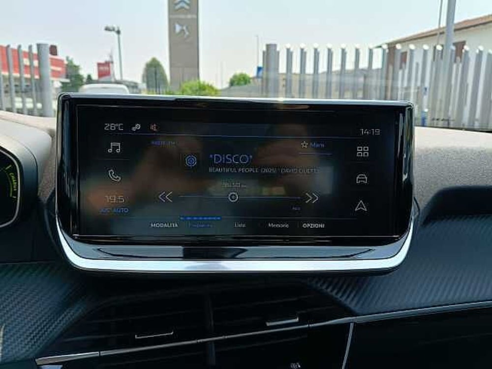Peugeot 2008 nuova a Milano (16)