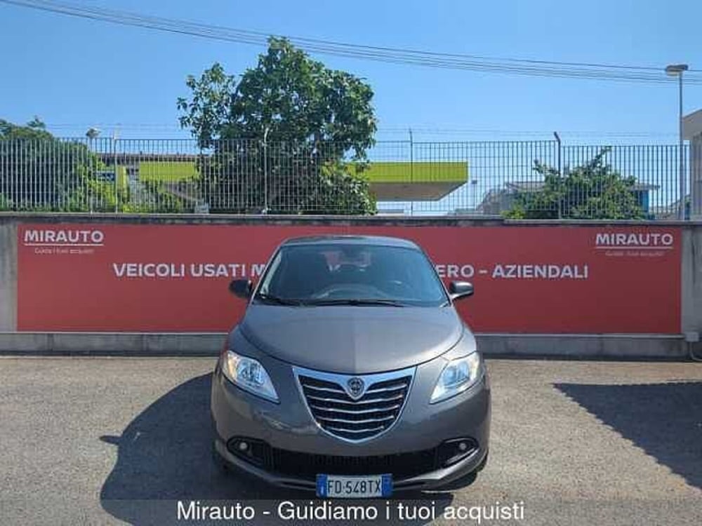 Lancia Ypsilon usata a Roma (2)