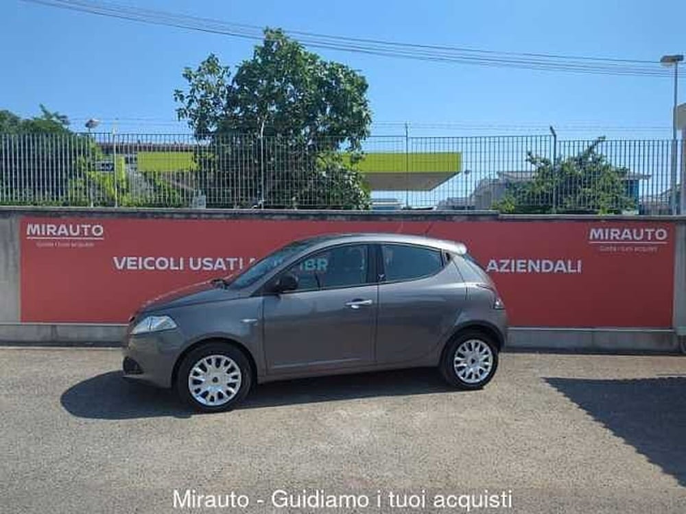 Lancia Ypsilon usata a Roma (3)