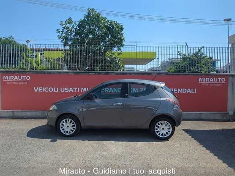 Lancia Ypsilon usata a Roma (4)