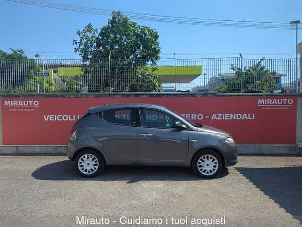 Lancia Ypsilon usata a Roma (5)