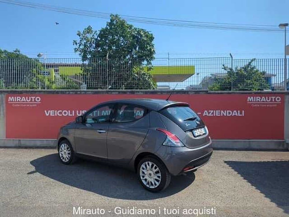 Lancia Ypsilon usata a Roma (6)