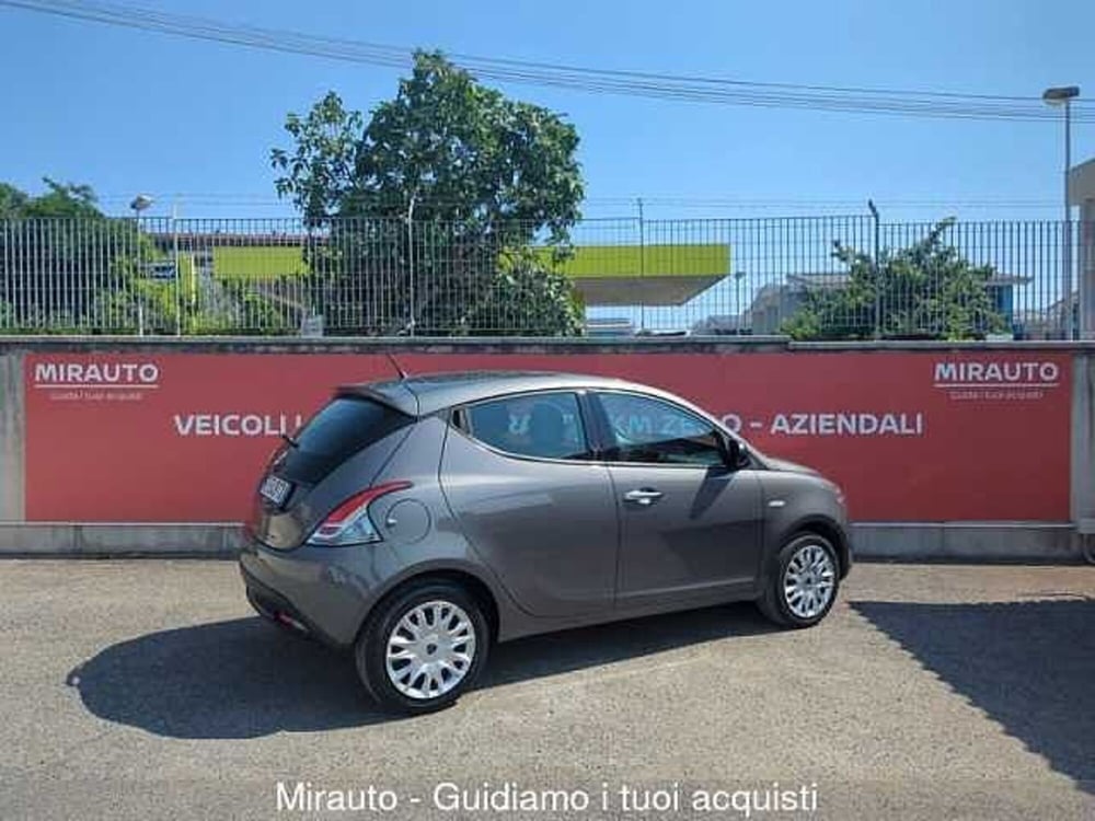 Lancia Ypsilon usata a Roma (7)