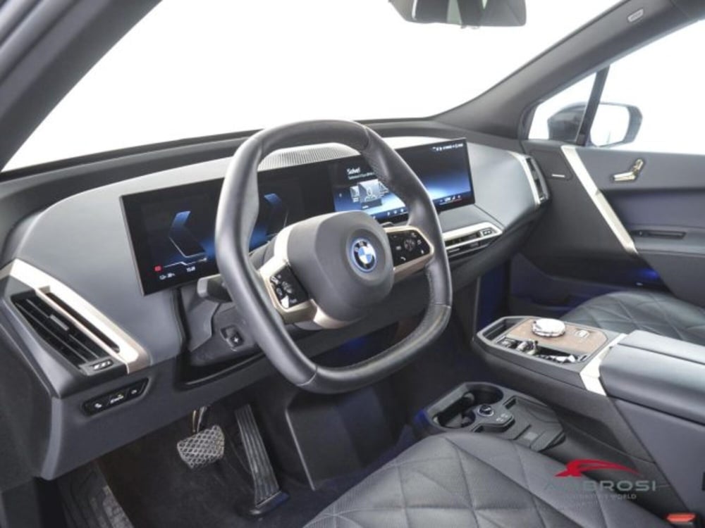 BMW iX usata a Perugia (8)