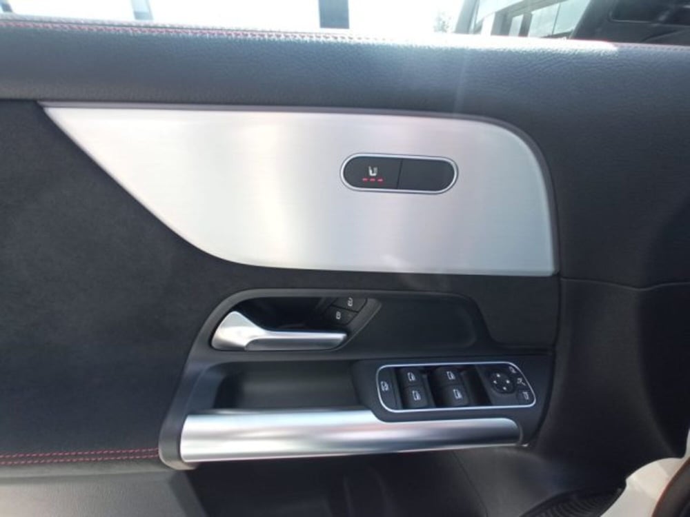 Mercedes-Benz GLA SUV nuova a Potenza (16)