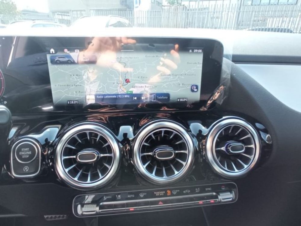 Mercedes-Benz GLA SUV nuova a Potenza (19)