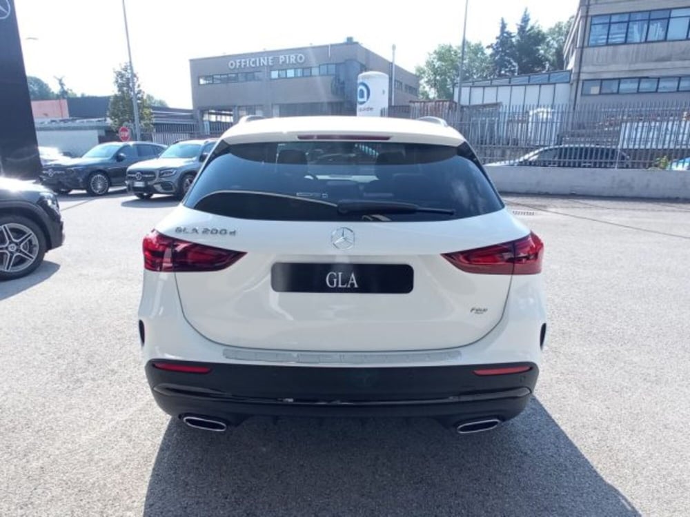Mercedes-Benz GLA SUV nuova a Potenza (4)