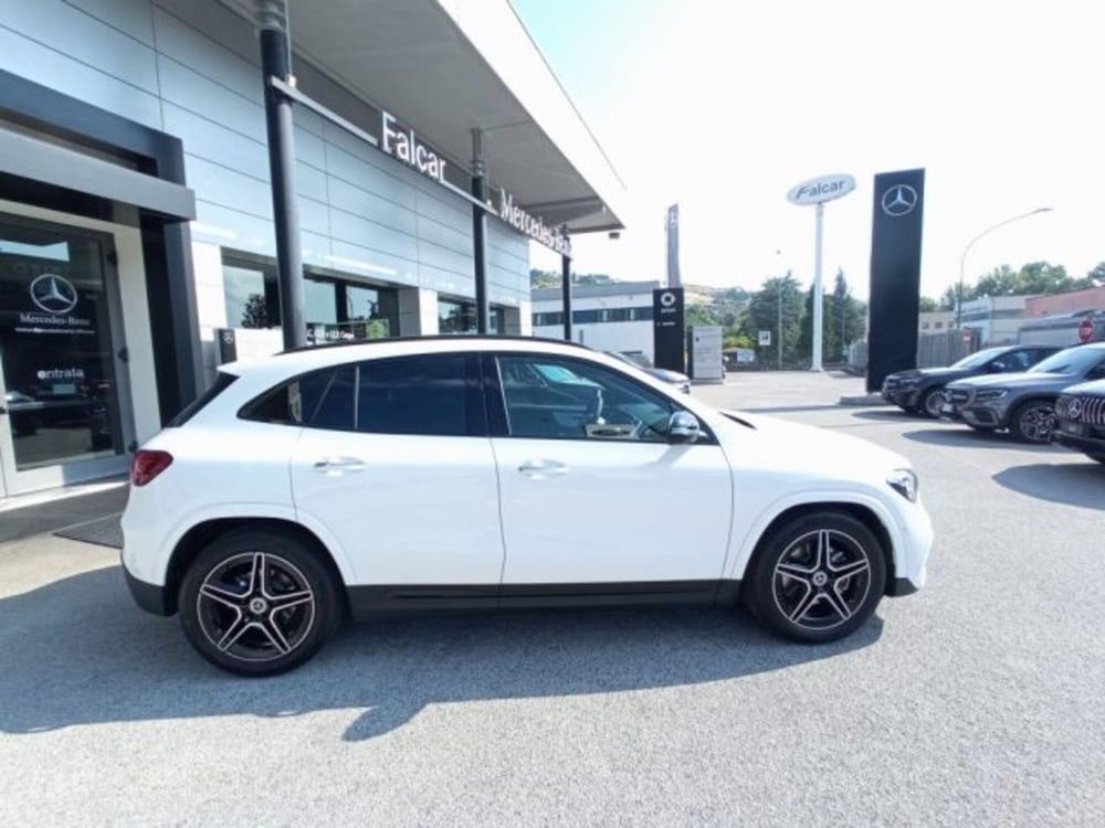 Mercedes-Benz GLA SUV nuova a Potenza (5)
