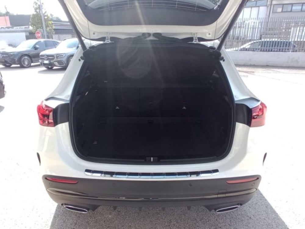Mercedes-Benz GLA SUV nuova a Potenza (6)