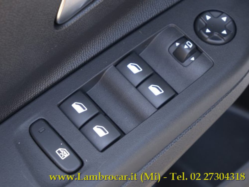 Opel Corsa usata a Milano (19)