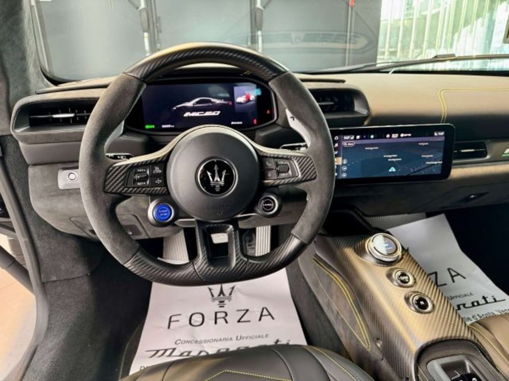Maserati MC20 nuova a Torino (13)