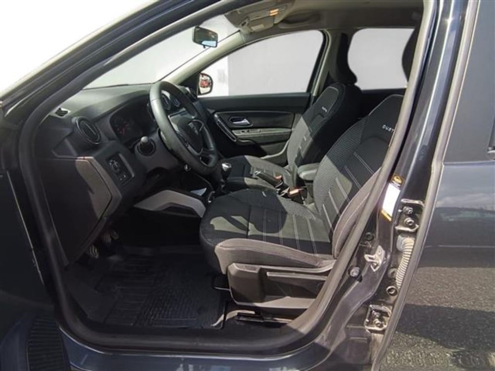 Dacia Duster usata a Livorno (9)