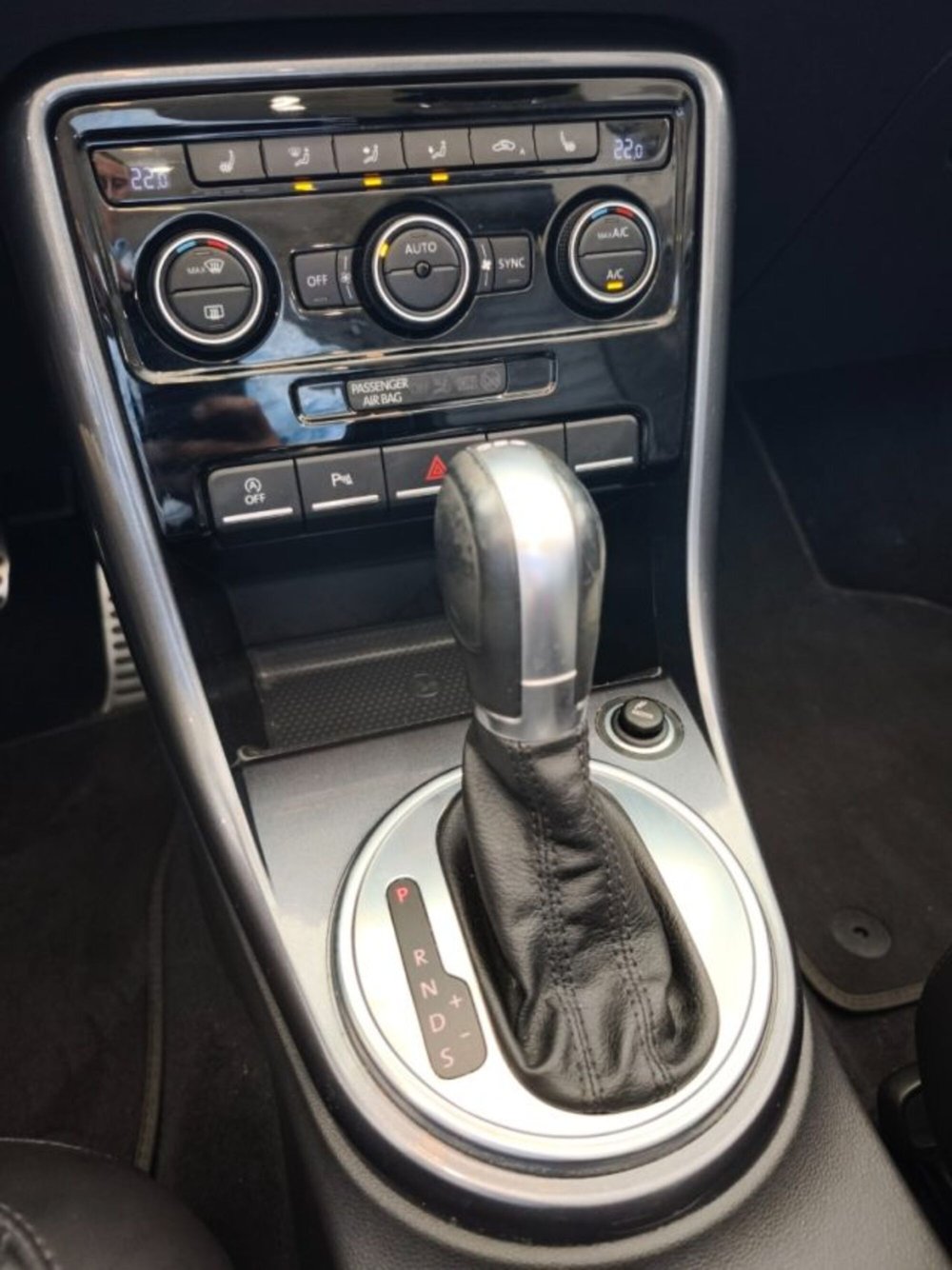 Volkswagen Maggiolino Cabrio usata a Firenze (11)