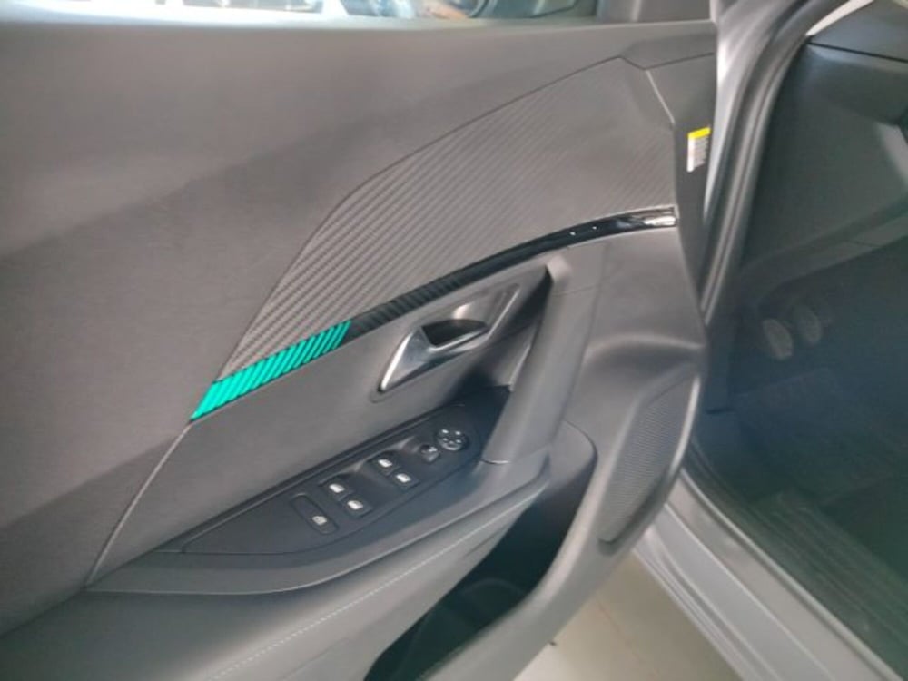 Peugeot 2008 nuova a Forlì-Cesena (17)