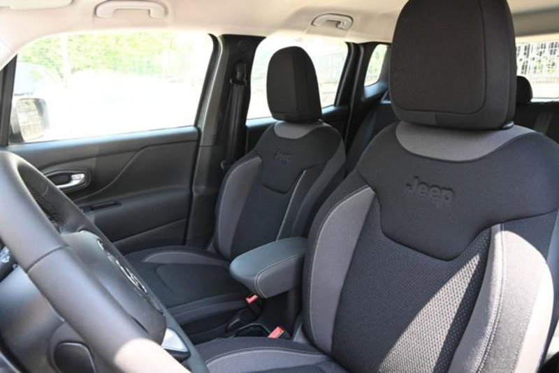 Jeep Renegade nuova a Torino (14)