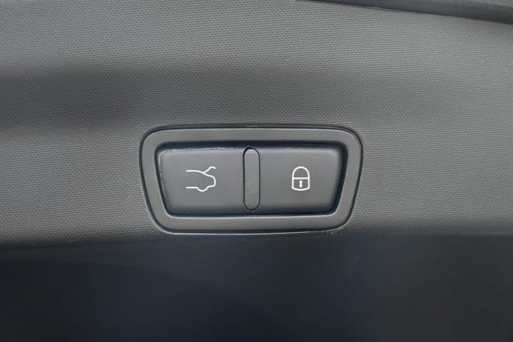 Alfa Romeo Stelvio usata a Torino (10)