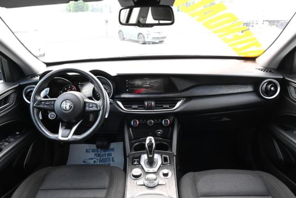 Alfa Romeo Stelvio usata a Torino (12)