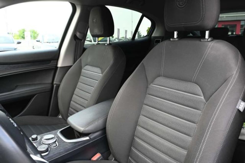 Alfa Romeo Stelvio usata a Torino (15)