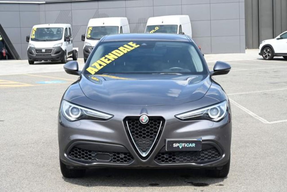 Alfa Romeo Stelvio usata a Torino (2)