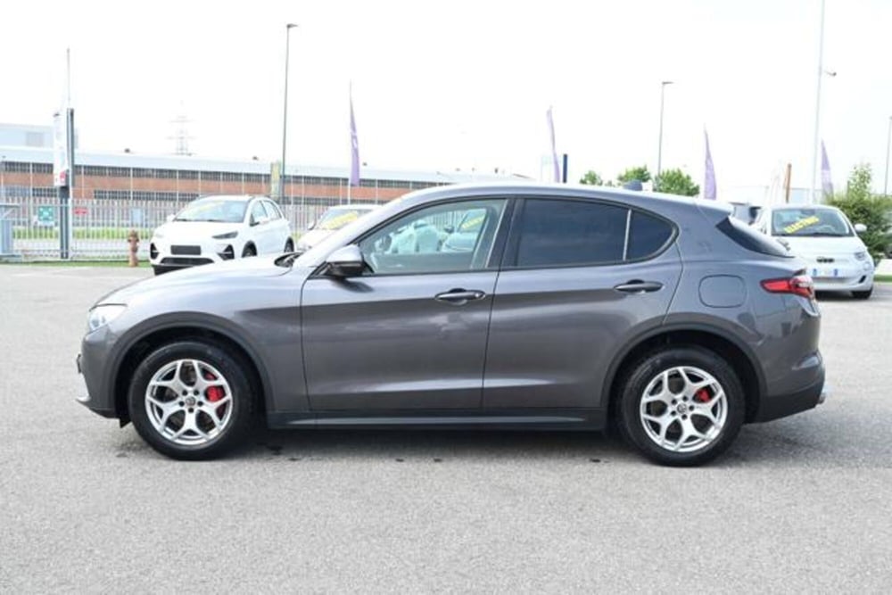 Alfa Romeo Stelvio usata a Torino (8)