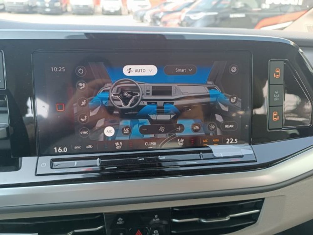 Volkswagen Multivan nuova a Vicenza (12)