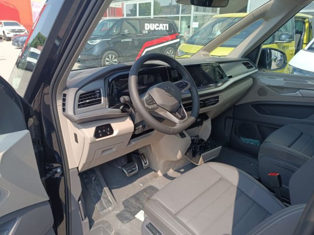Volkswagen Multivan nuova a Vicenza (9)