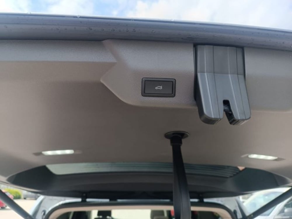 Volkswagen Multivan nuova a Vicenza (6)