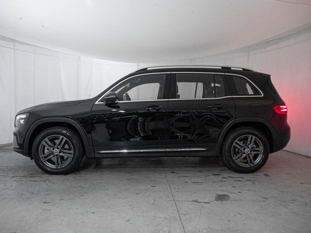Mercedes-Benz GLB nuova a Macerata (3)