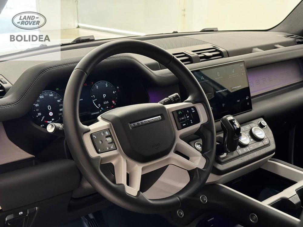Land Rover Defender usata a Savona (18)