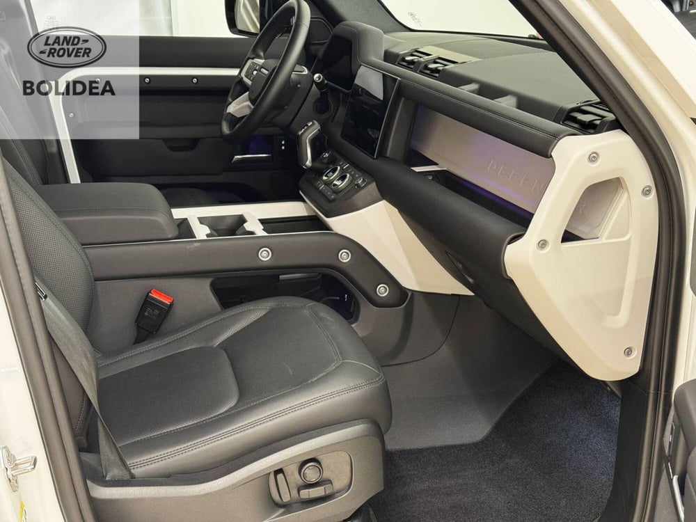 Land Rover Defender usata a Savona (3)