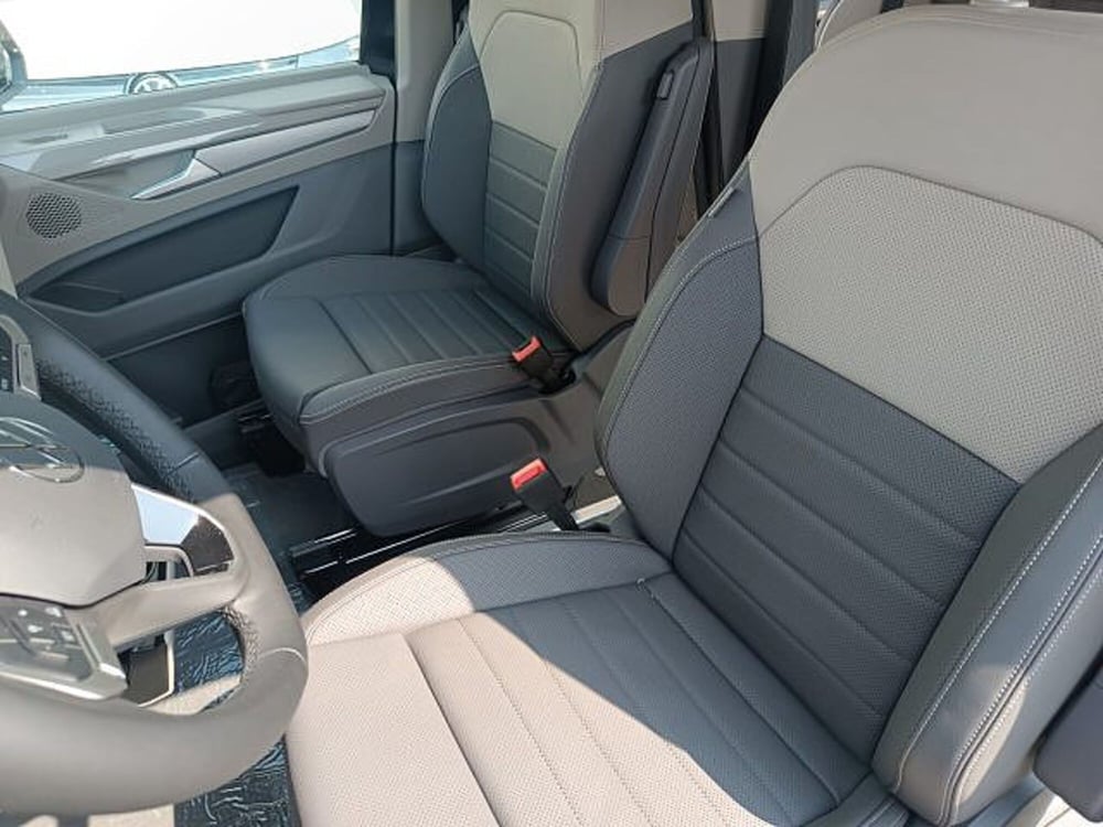 Volkswagen Multivan nuova a Vicenza (11)