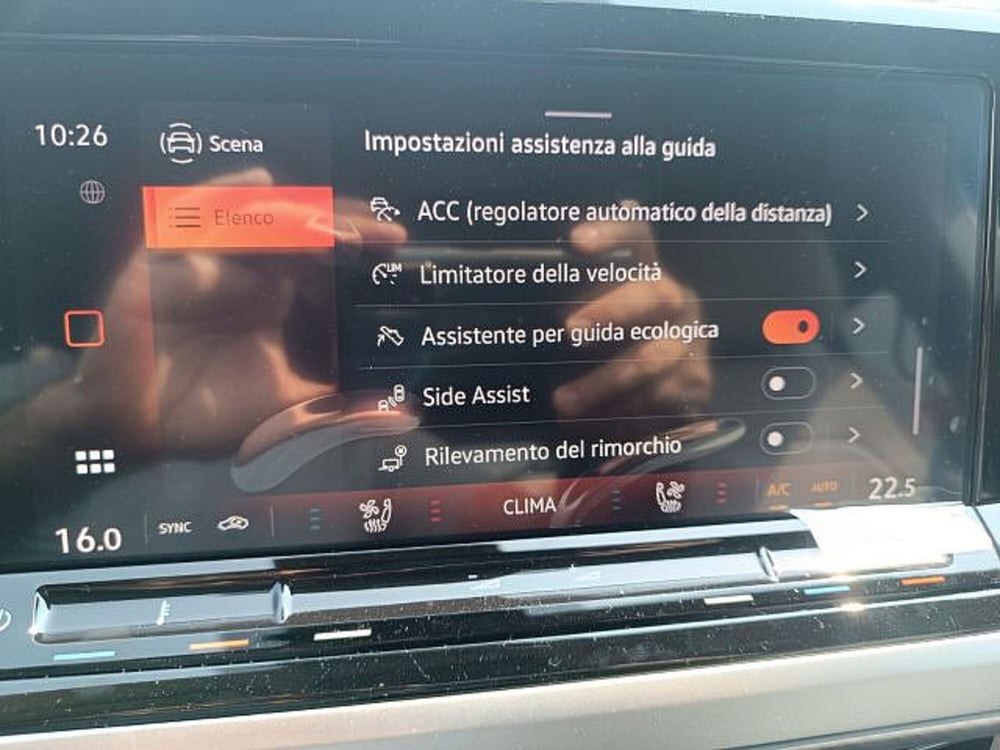 Volkswagen Multivan nuova a Vicenza (15)