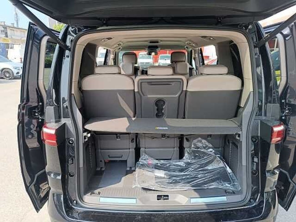 Volkswagen Multivan nuova a Vicenza (5)
