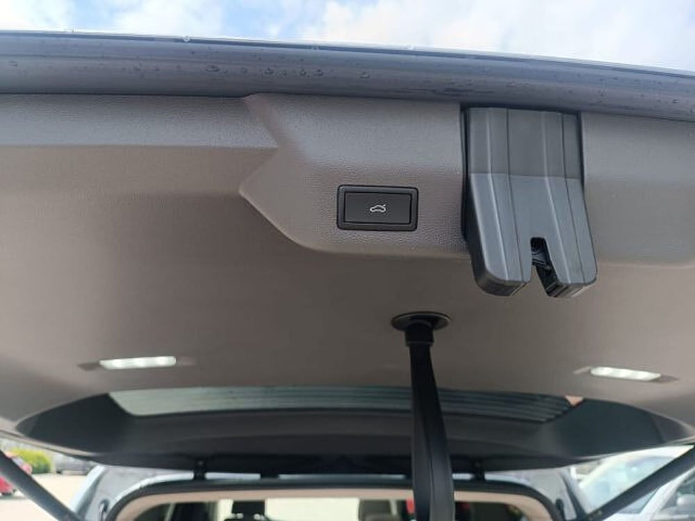 Volkswagen Multivan nuova a Vicenza (6)