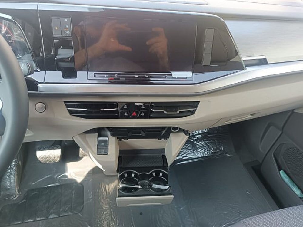 Volkswagen Multivan nuova a Vicenza (11)