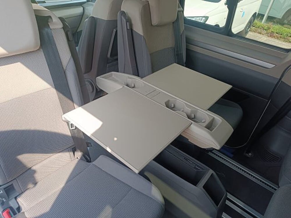 Volkswagen Multivan nuova a Vicenza (9)