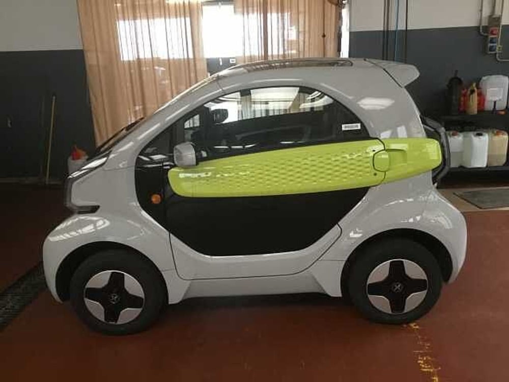 Xev XEV YoYo nuova a Varese (10)