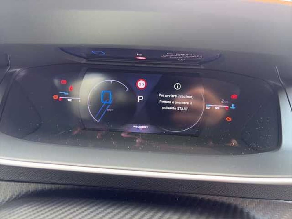 Peugeot 208 nuova a Vibo Valentia (11)