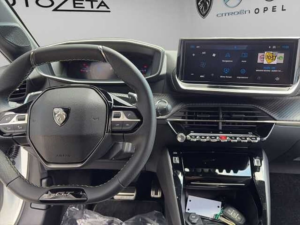 Peugeot 208 nuova a Vibo Valentia (12)