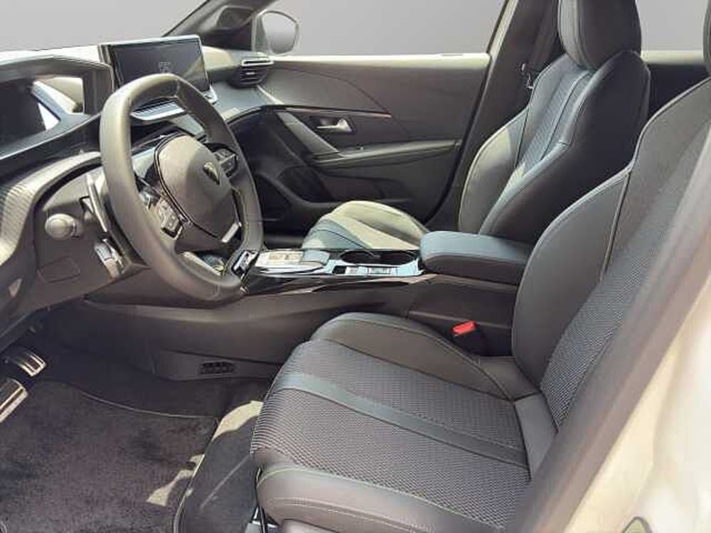 Peugeot 208 nuova a Vibo Valentia (8)