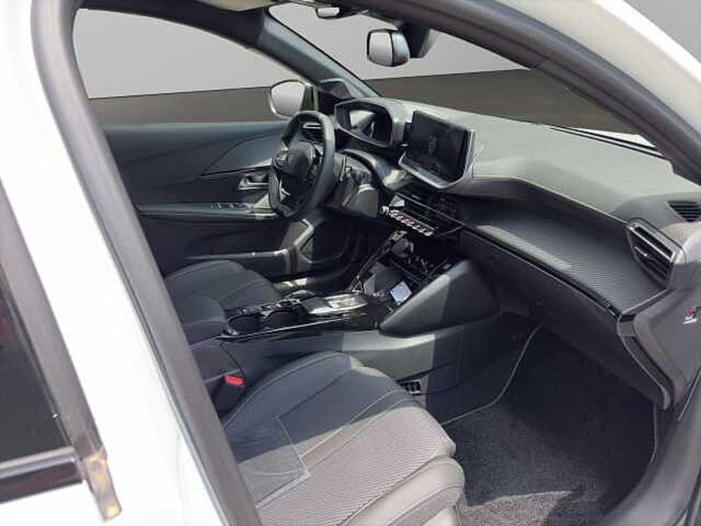 Peugeot 208 nuova a Vibo Valentia (9)