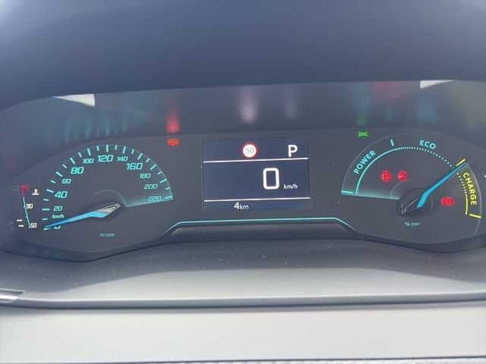 Peugeot 2008 nuova a Vibo Valentia (12)