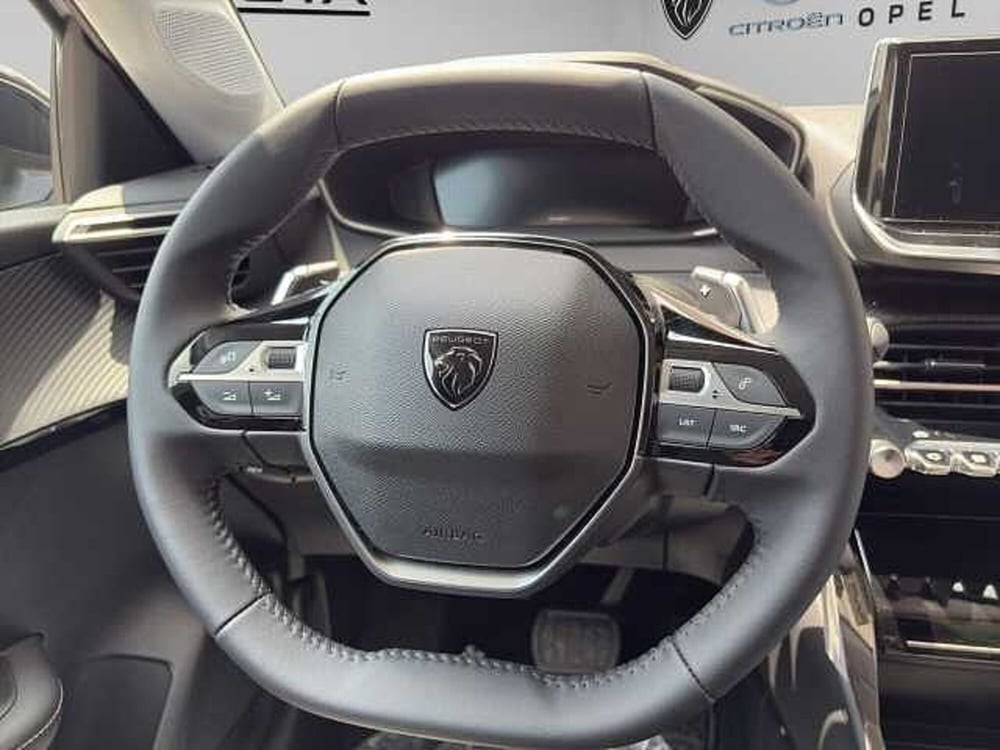 Peugeot 208 nuova a Vibo Valentia (11)
