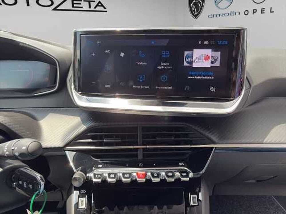 Peugeot 208 nuova a Vibo Valentia (14)