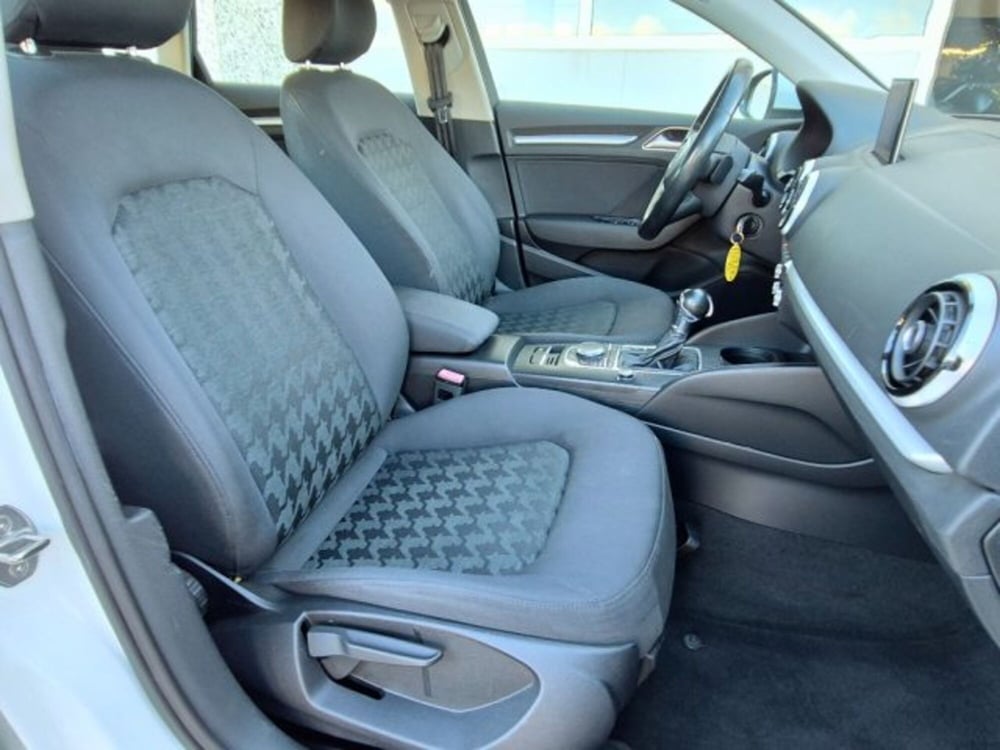 Volkswagen Golf usata a Oristano (19)