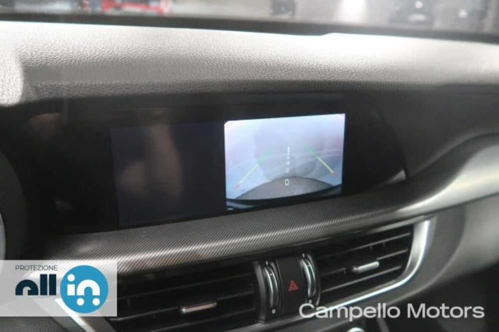 Alfa Romeo Stelvio nuova a Venezia (11)