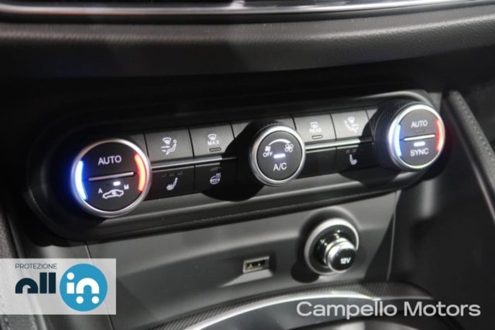 Alfa Romeo Stelvio nuova a Venezia (12)